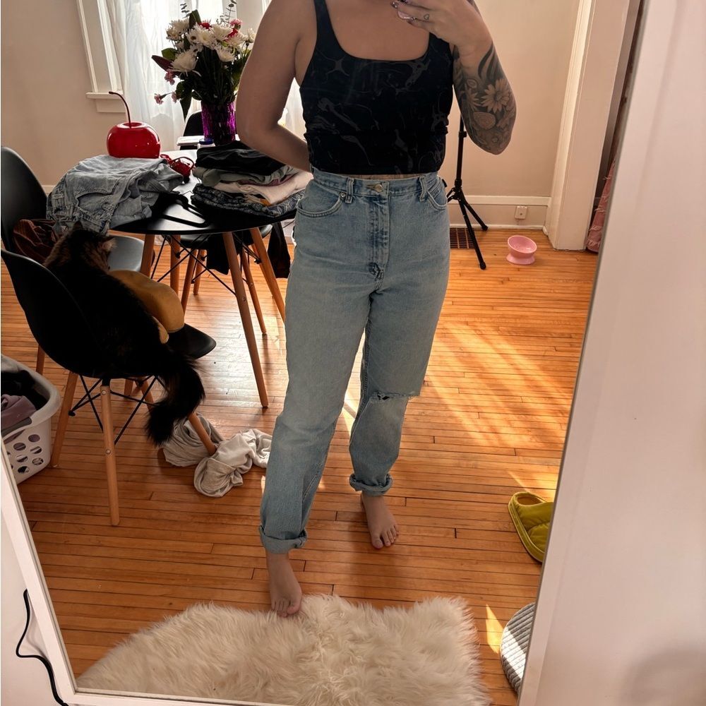 Vintage Chic 90s High Waisted Jeans